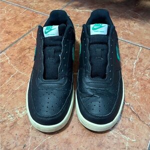 Nike Court Vision. Low. Men size 11 US. No shoelaces.